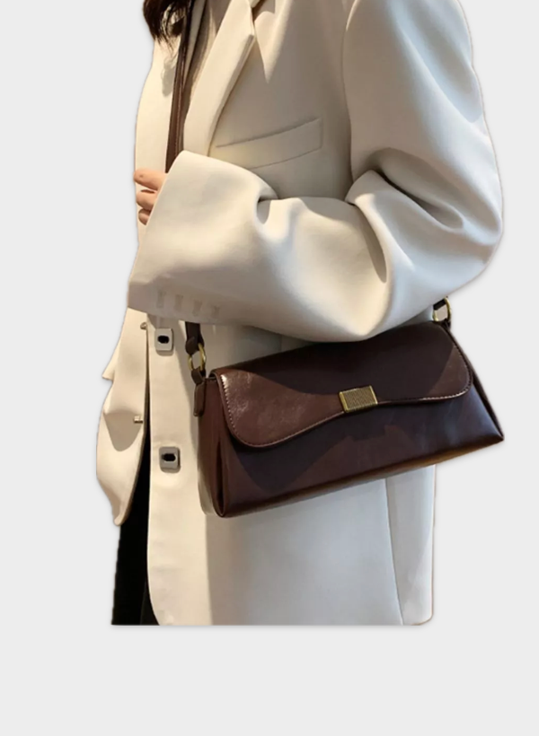 THE MODERN LEATHER PURSE