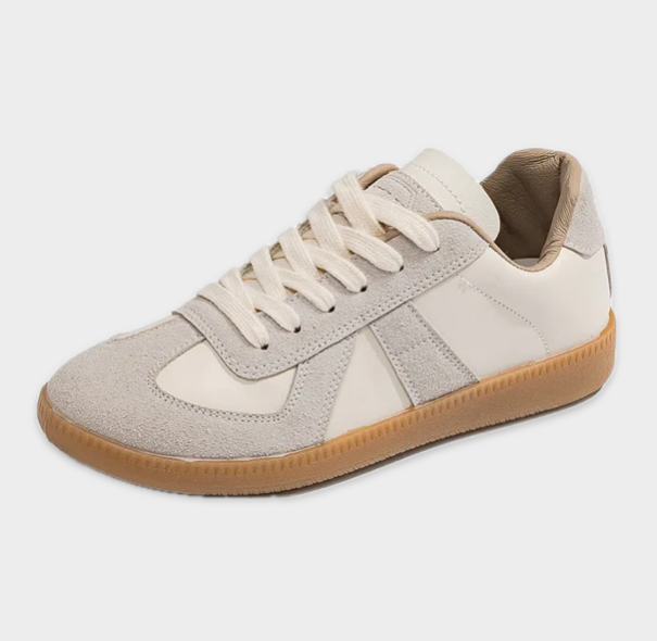 THE MOTION LACE SNEAKER